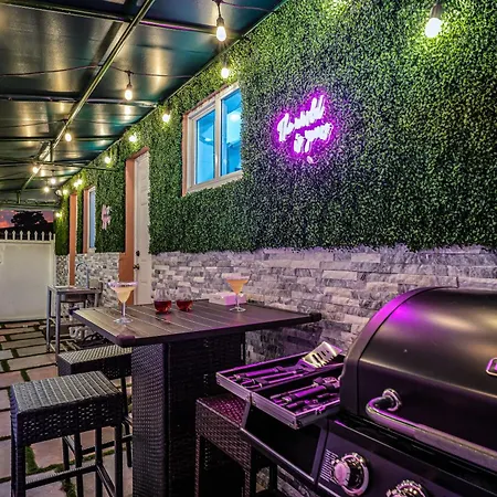 Vacay Spot: Beachside Retreat with Urban Perks Miami Exterior photo