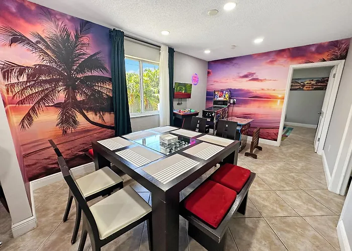 Vacay Spot Happy Escape 15 Min Beach Massage Shower Prime Loc! 6 Blocks Away From Bars, Nite Clubs, Res, Shops
