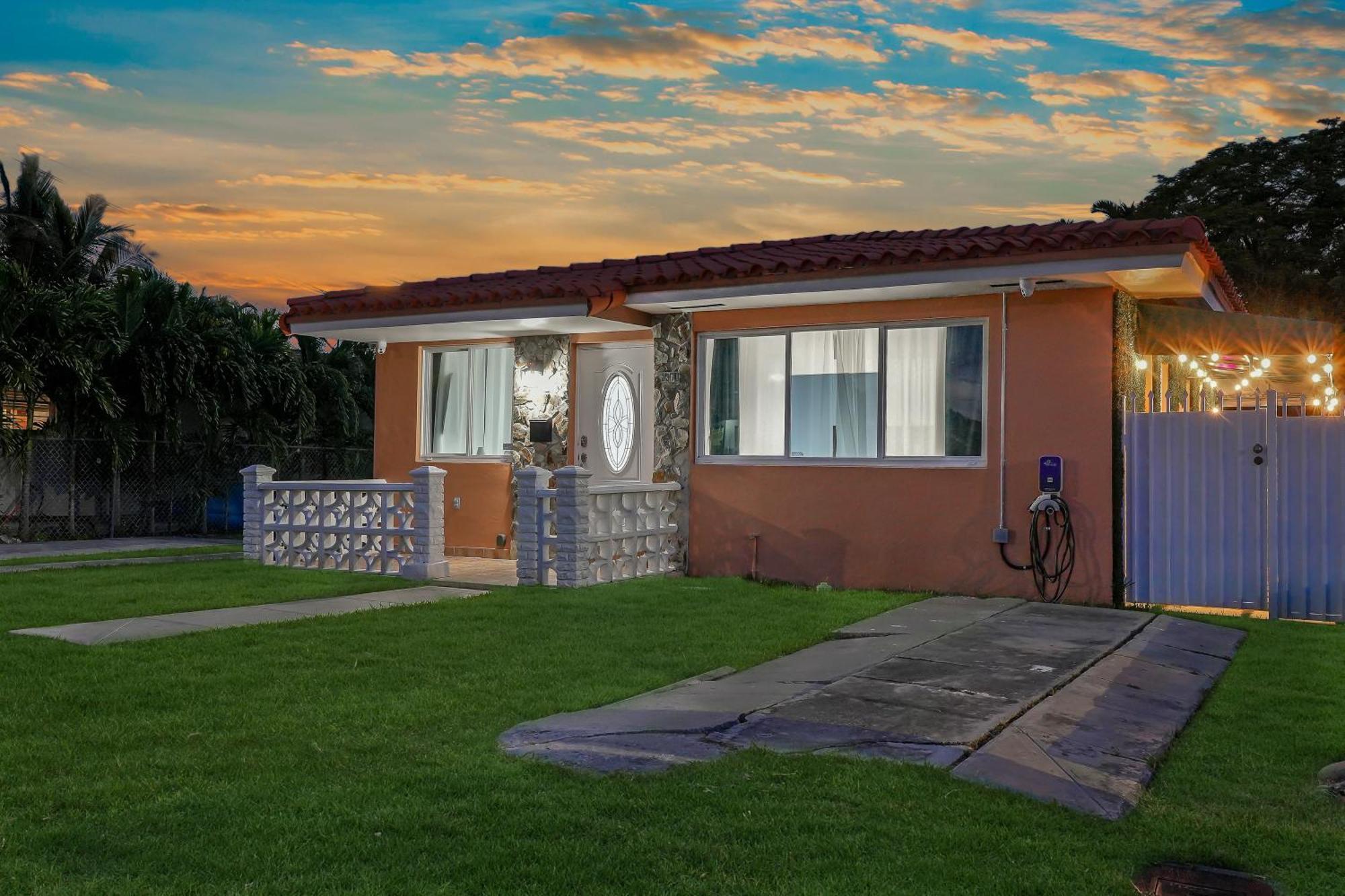 Vacay Spot: Beachside Retreat With Urban Perks Holiday home Miami