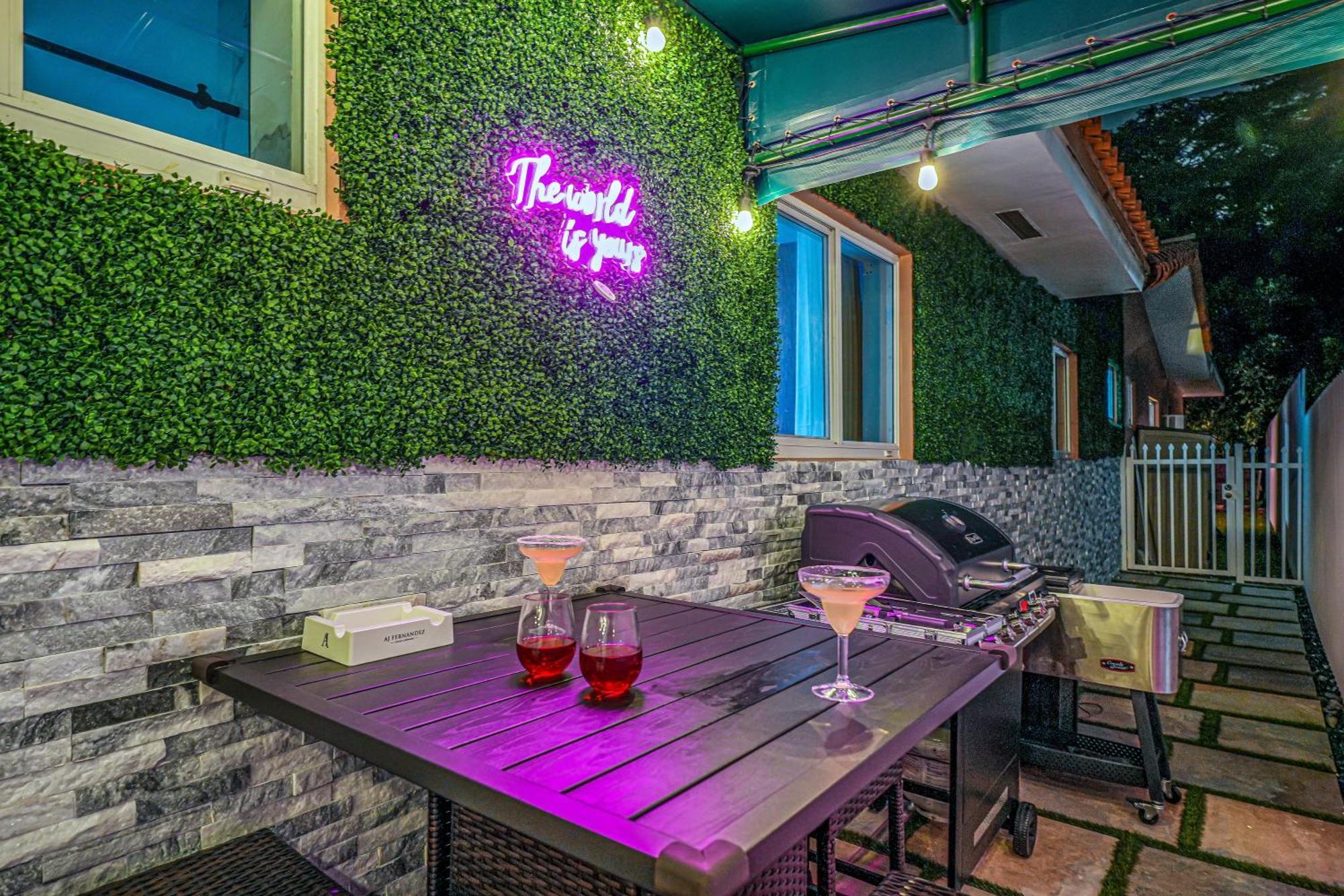Vacay Spot: Beachside Retreat With Urban Perks * Miami